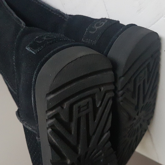 UGG Leather Boots - Picture 10 of 10